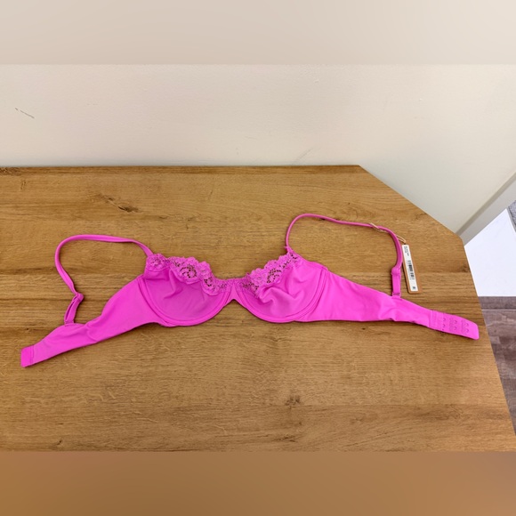 SKIMS Fits Everybody bra and thong set- color Neon Orchid - NWT - Picture 7 of 12